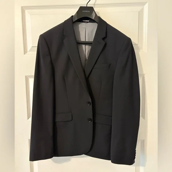 2 piece Express Suit - Picture 2 of 9